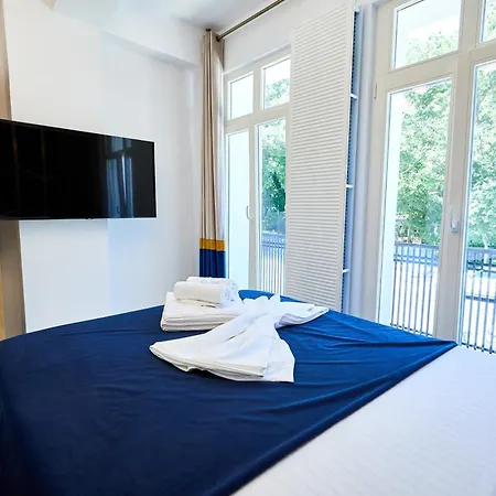 Carol Park View Otel Bükreş