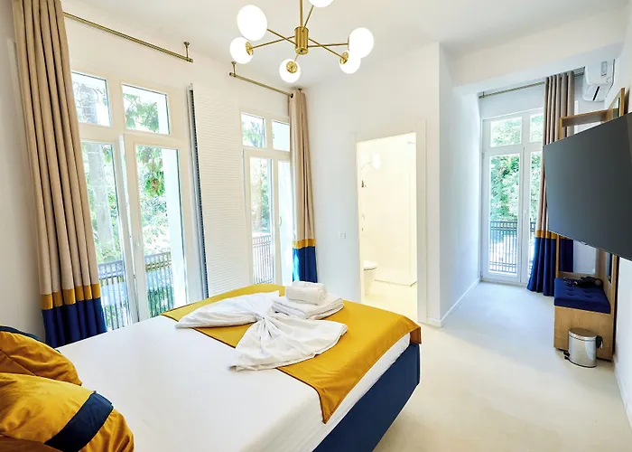 Carol Park View 3*