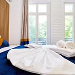 Hotel Carol Park View