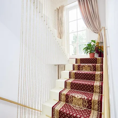 Carol Park View Бухарест