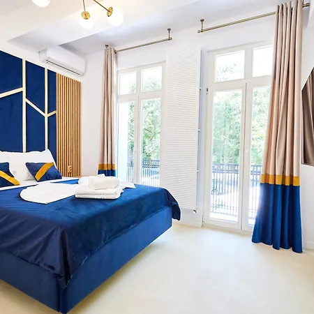 מלון Carol Park View 3*