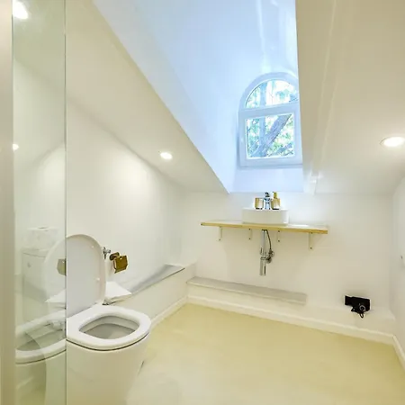 Carol Park View 3* בוקרשט