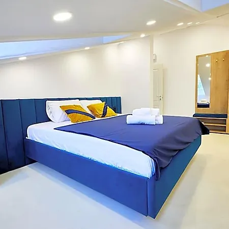 Carol Park View Hotel 3*