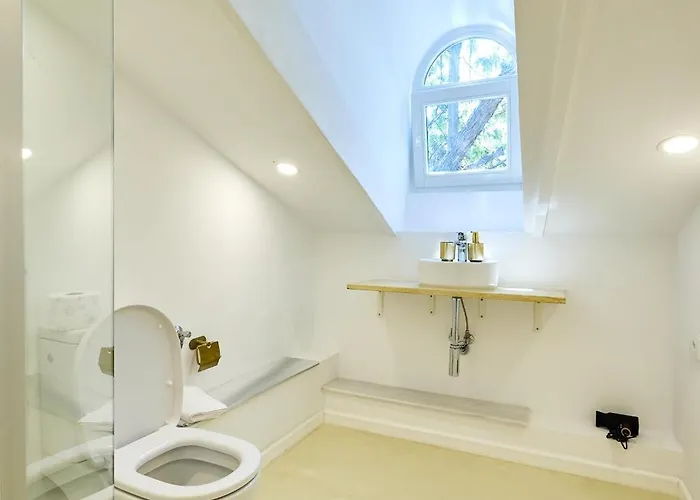 Carol Park View 3* Bucarest