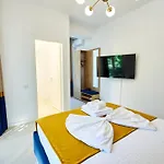 Hotell Carol Park View 3*