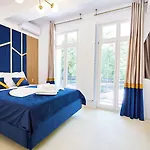 Carol Park View 3* Bukarest